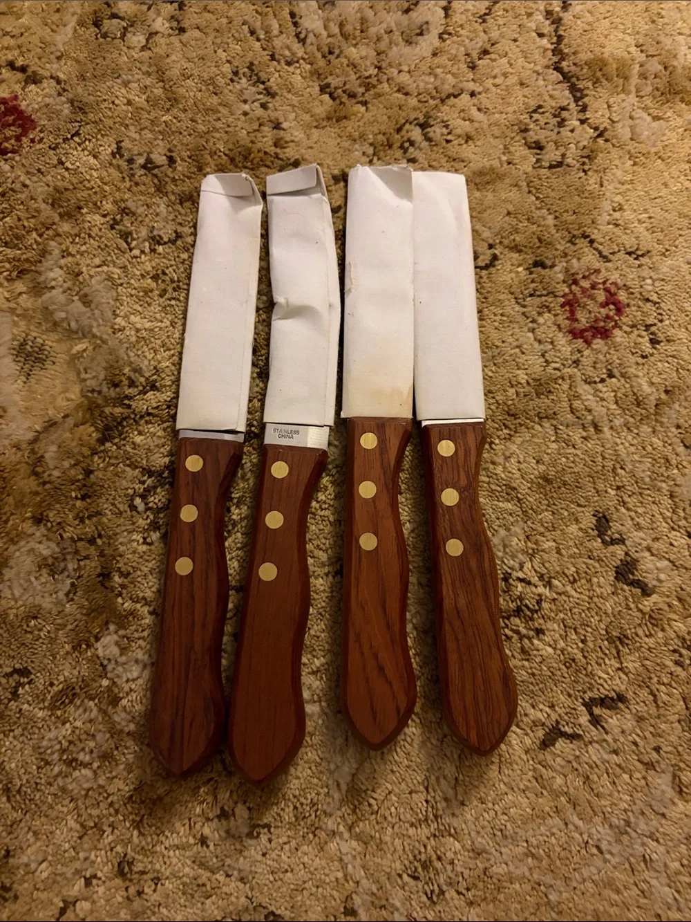 4 Wood-Handled Steak Knife Set traditional classic stainless steel NEW